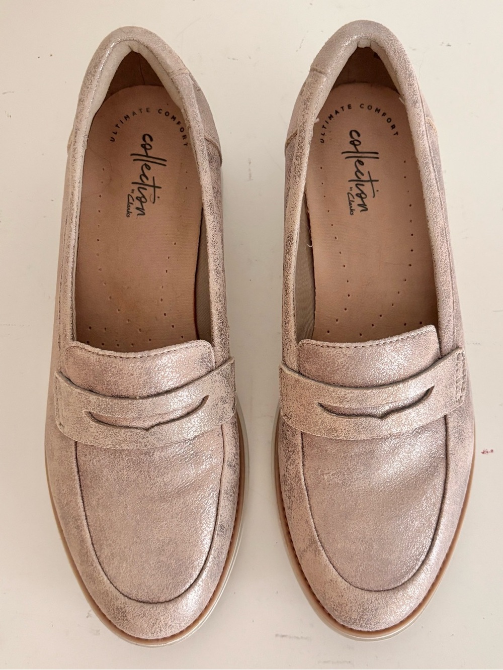 Clark’s Sharon Ranch Metallic Suede Penny Loafers Comfort Sole, Sz 8.5 - Picture 9 of 14